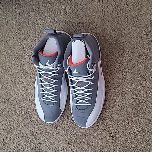 Air Jordan 12 Retro - Picture 8 of 10